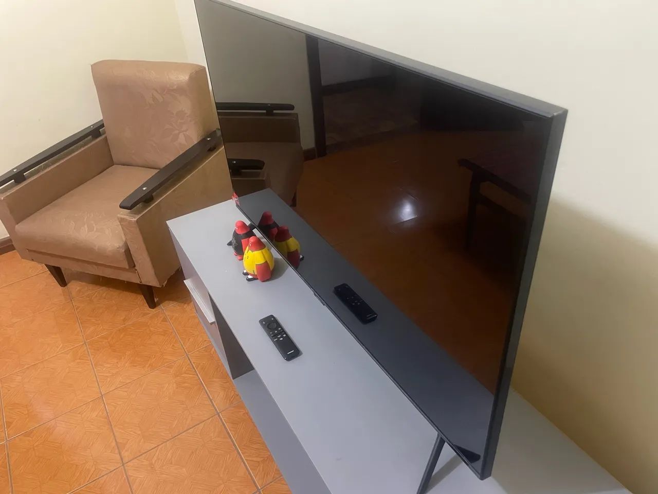 Vendo Smart TV Samsung 43 polegadas 4K UHD - Foto 2
