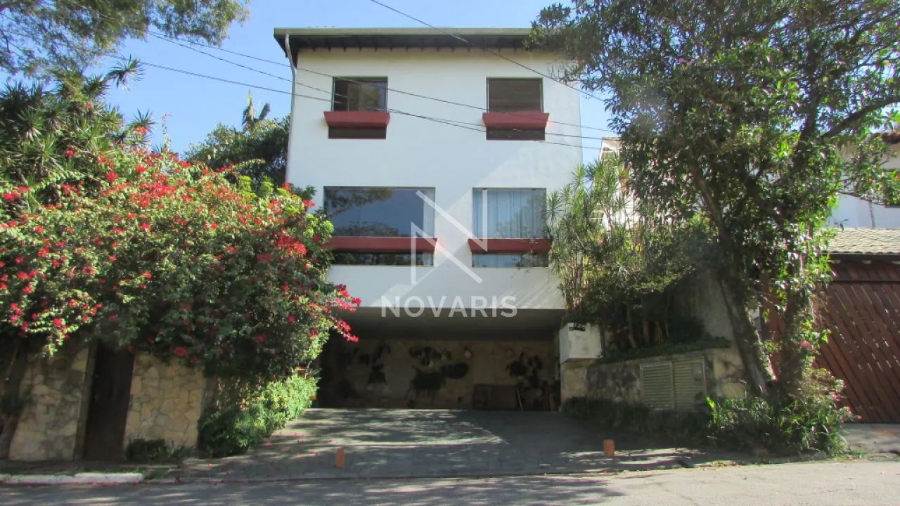 CASA COM 4 SUÍTES À VENDA CIDADE ADEMAR