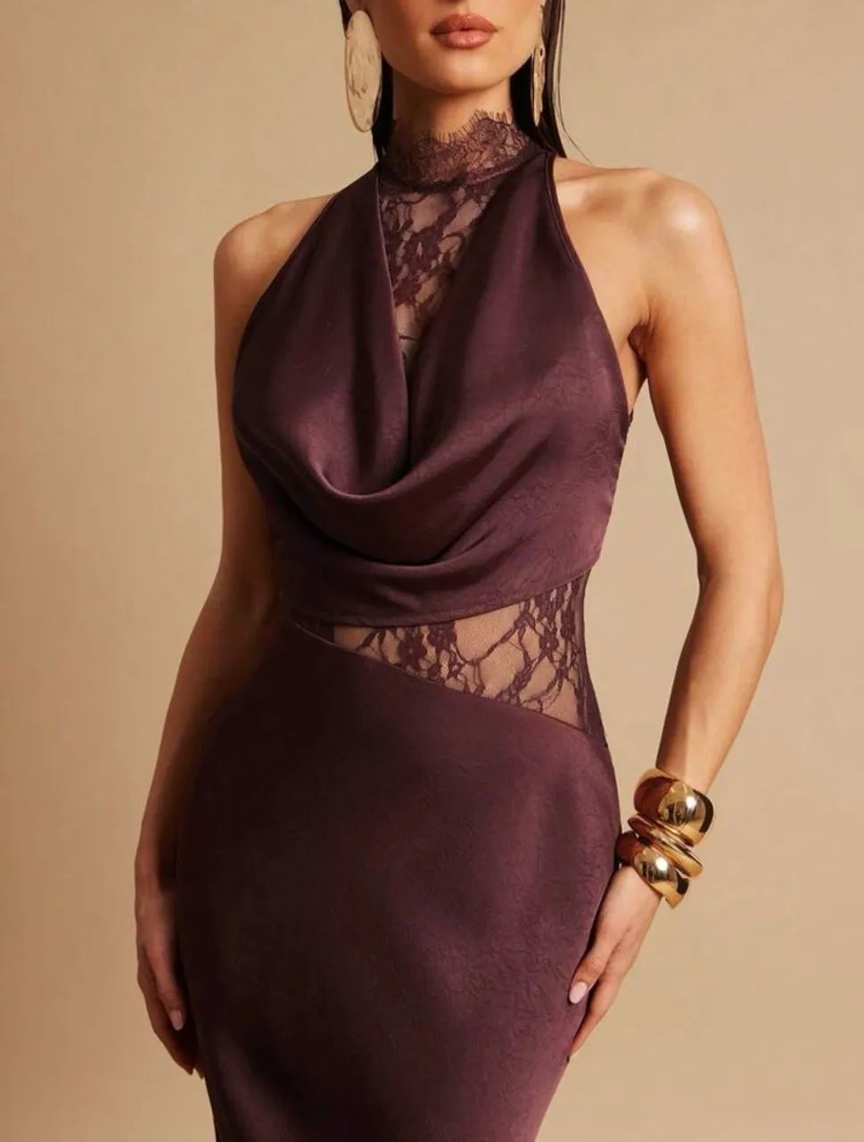 Vestido Rendado nas Costas - Foto 3