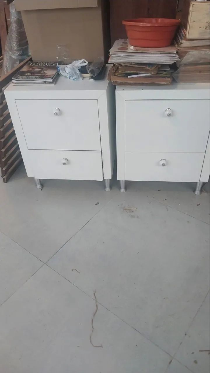 Vende-se criado-mudo 