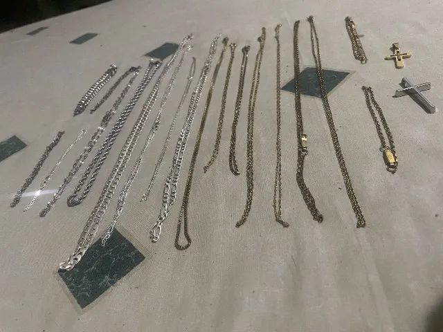 Correntes e pulseiras453010293428725760