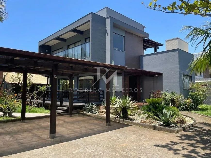 Casa em condomínio com 5 dormitórios no Campeche, Florianópolis/SC