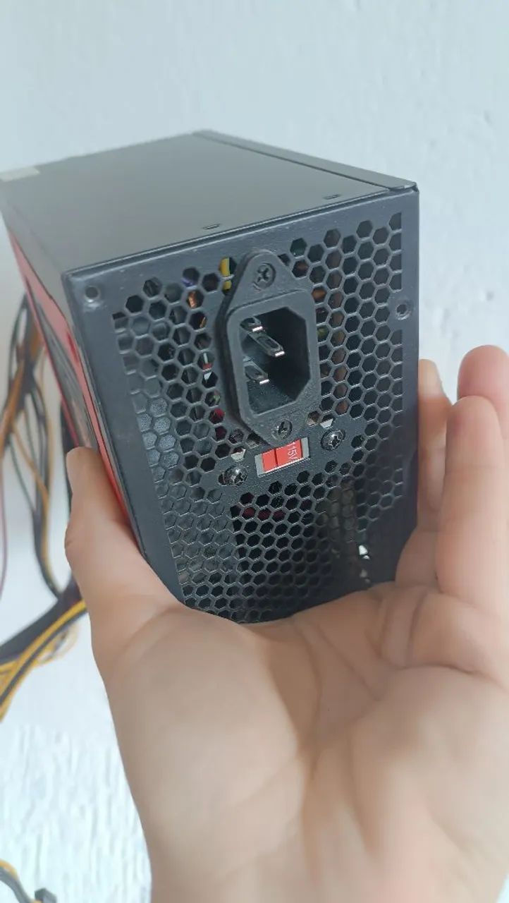 Fonte Gamer TGT Pc 500w Bivolt com cabo para placa de video  - Foto 3