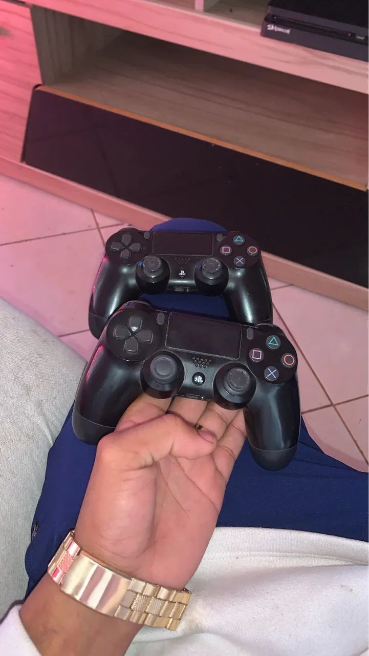 Vende-se play 4 