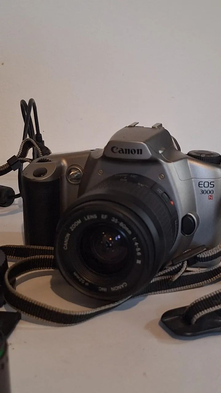 Canon EOS 3000N + Lente 35-80mm