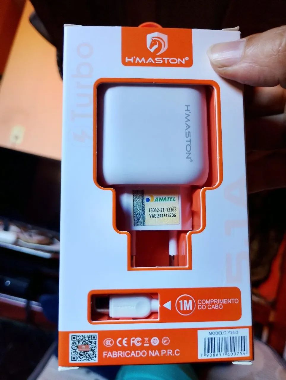 Carregador de celular novo na caixa