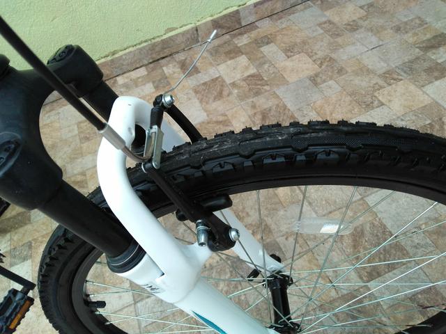 Bicicleta Decathlon MTB 200 aro 26 - Foto 2