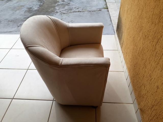 Vende-se poltrona recem forrada - R$150