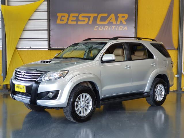 TOYOTA HILUX SW4 SRV 3.0 4X4 7L AUTOMÁTICO