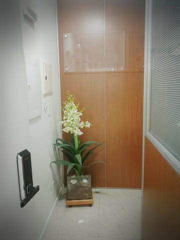 Linda Sala Comercial Mobiliada Andar Alto E Varanda - Foto 2
