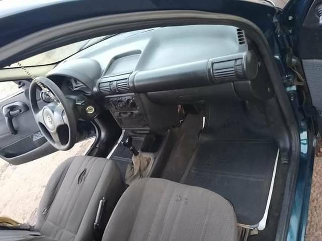 Corsa 99 completo abaixei o preço pra vende logo aceito troca por moto - Foto 20