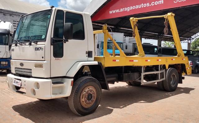 Ford Cargo 1317 Poli guindaste ano 2011 - Foto 3