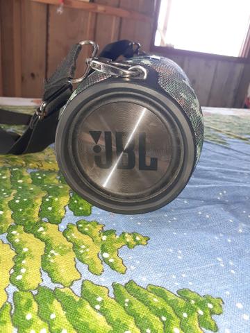 JBL sem carregador funciona normalmente