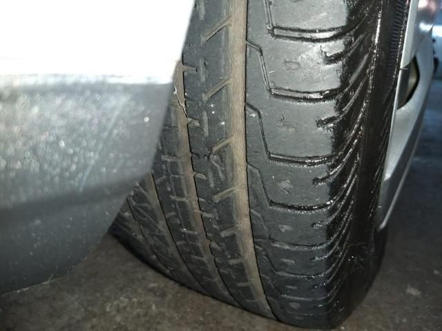 Roda Aro 15/ 4 furos + Pneu em perfeitas condições - Foto 3