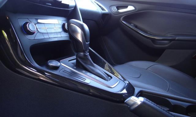 Ford Focus Titanium Fastback C/ Teto Solar 2.0. Branco 2016/17 - Foto 11