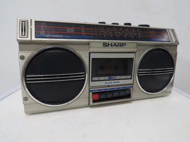 radio bombox sharp