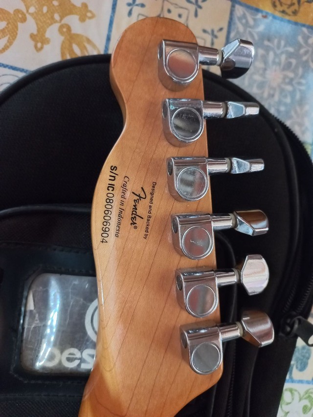 Vendo Guitarra Telecaster Squier by Fender