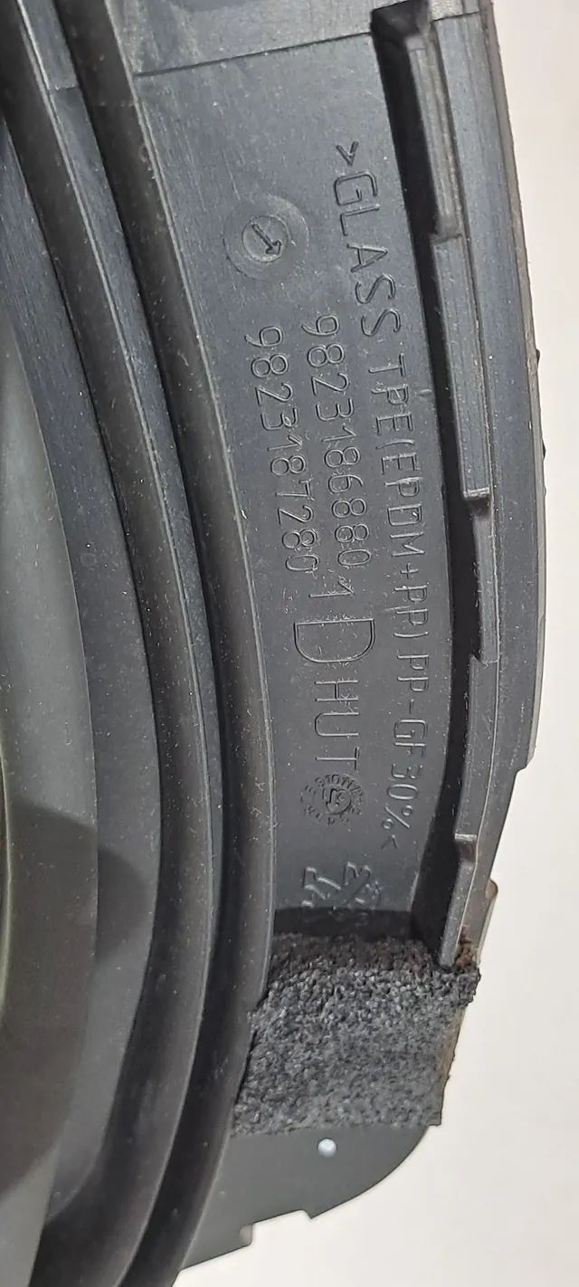 Vidro janela lateral fixa traseira direita Peugeot 208 2022 - Foto 5