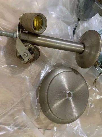 Três luminarias de vidro e metal - Foto 4