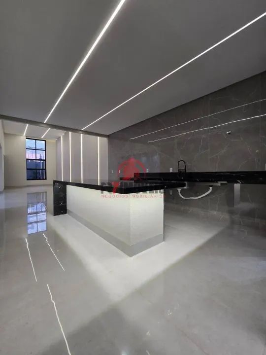 BELA CASA DE ALTO PADRÃO NO RESIDENCIAL BARRAVENTO  GOIÂNIA/GO - Foto 14