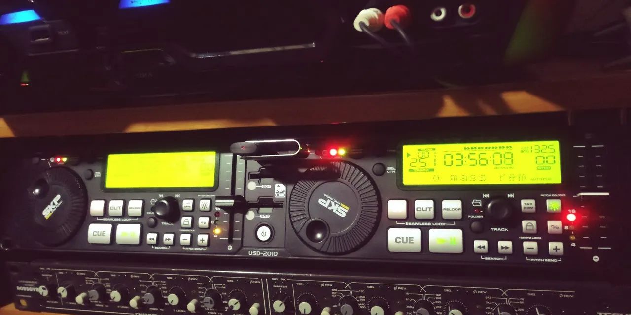 CDJ Profissional com USB SKP lindo e raro!Digital! - Foto 3