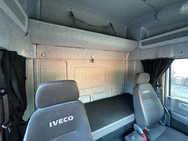 Iveco Tector 24300 Ano 2023 Baú De 9m Cabinado Financia - Foto 10
