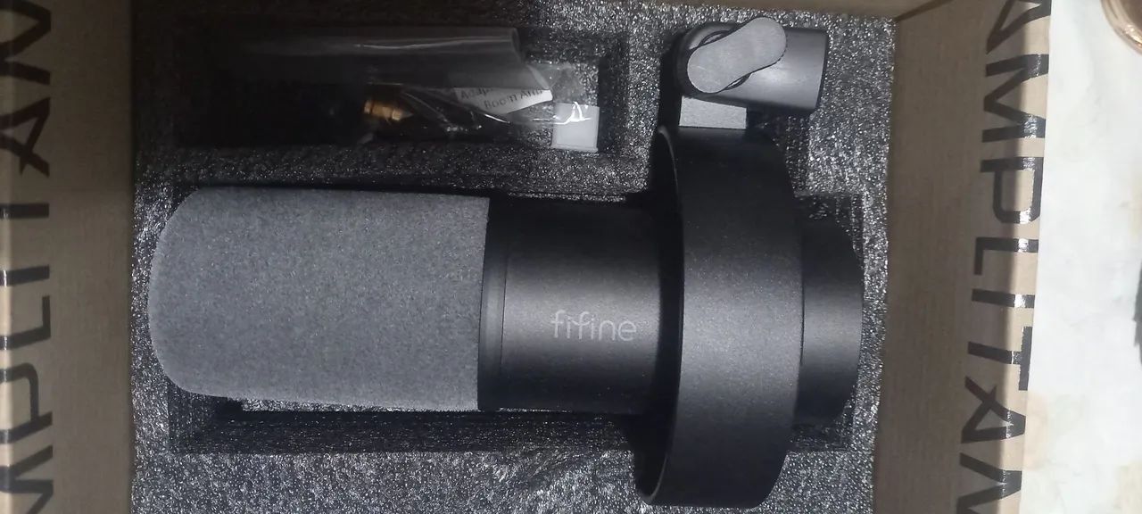 Microfone Fifine K668 para Podcast e Studio
