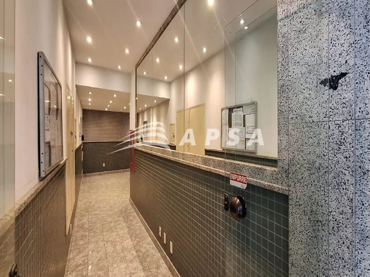 SALA COMERCIAL PARA ALUGUEL NA OLEGÁRIO MARCIEL - BARRA DA TIJUCA. SÃO 29M² DISTRIBUÍDOS E