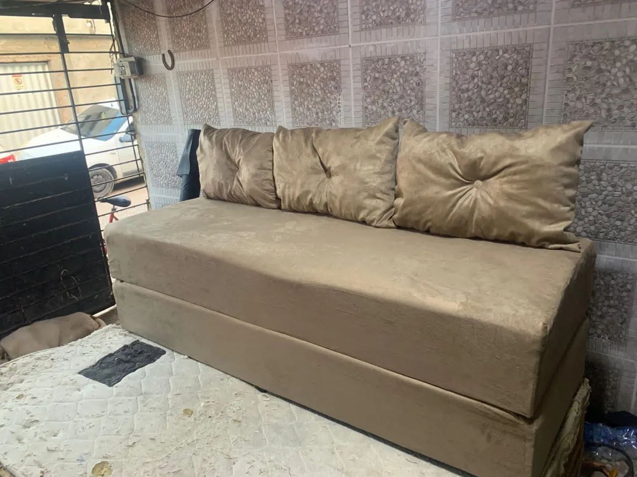 Sofa cama 3 almofadas de fábrica  - Foto 2