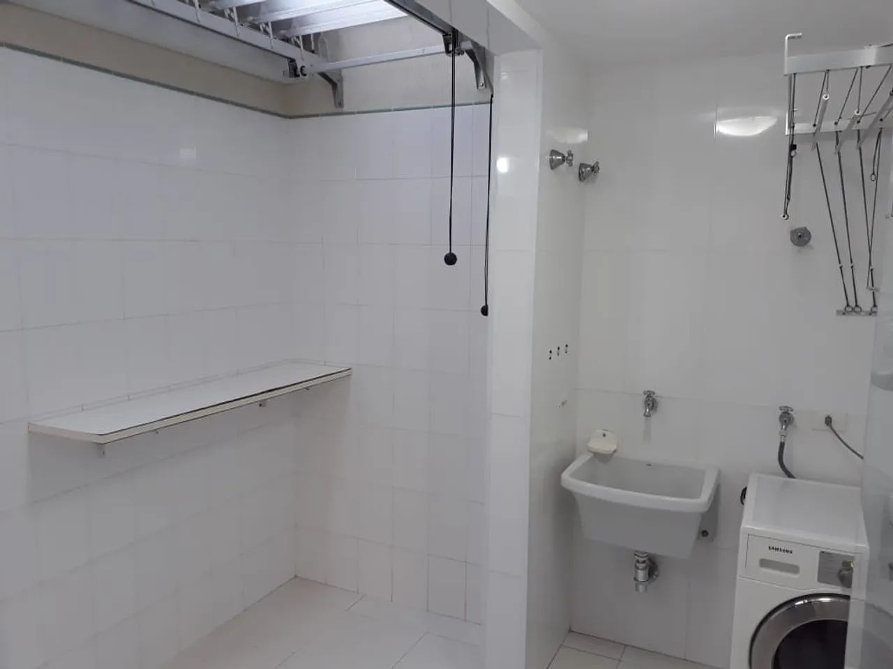 Casa de Condomínio com 3 Quartos e 3 banheiros à Venda, 89 m² por - Foto 4