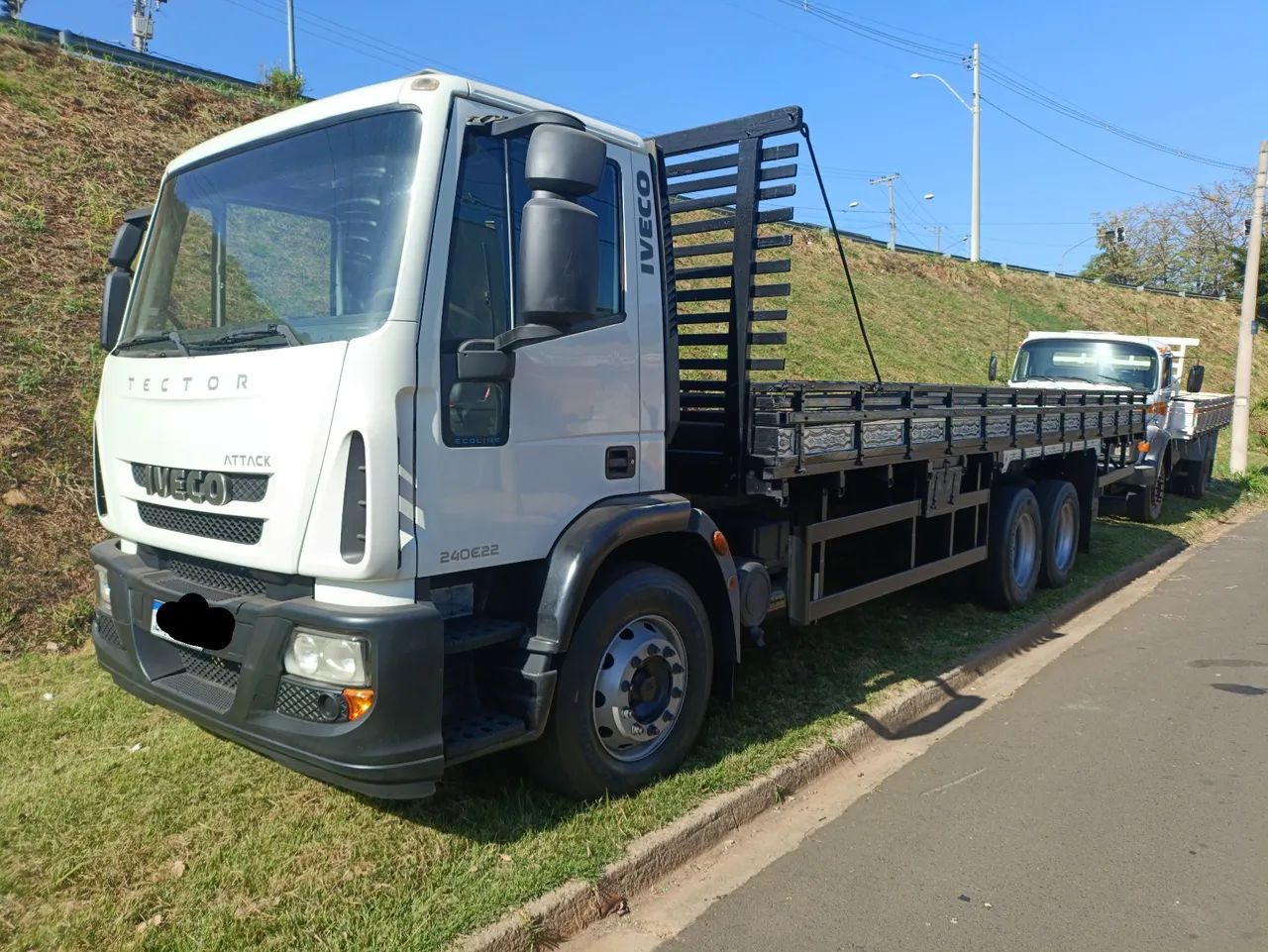 Iveco tector 240e22 ano 2014 único dono carroceria  - Foto 2