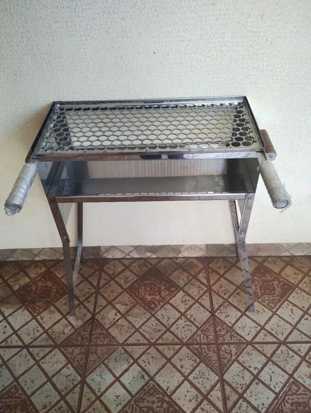 Churrasqueira pés dobrável 2 inox na mega oferta Mês dos Pais 200 reais avista  - Foto 3