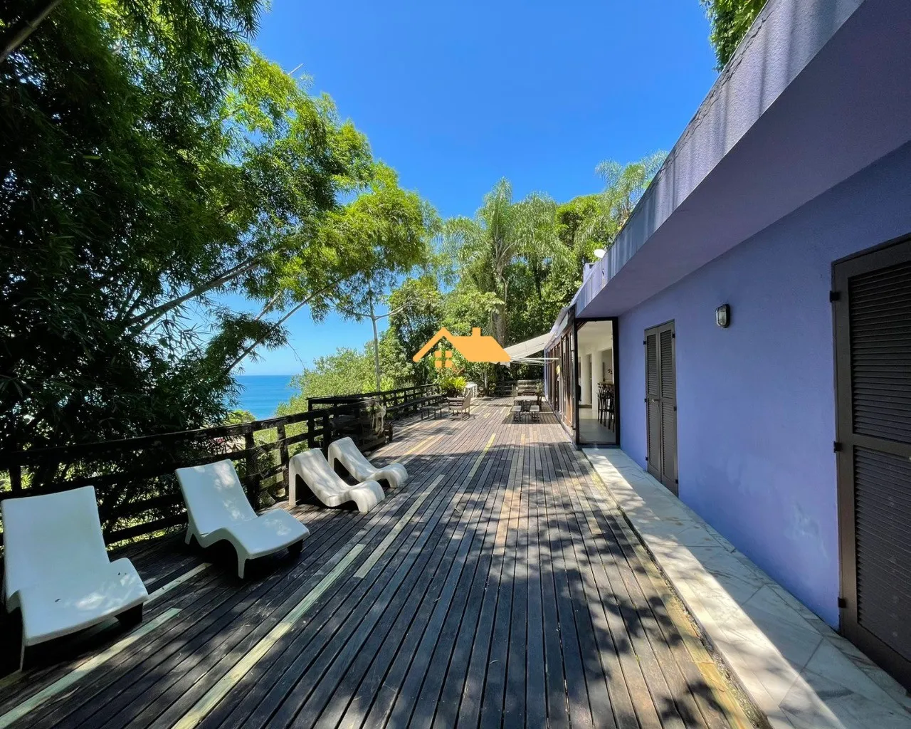 CASA EM CONDOMÍNIO NA PRAIA DE BARRA DO SAHY