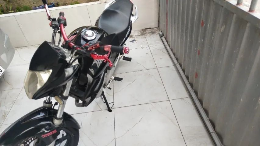 Cb 300 2011 só pegar e andar R$9.500 - Foto 3