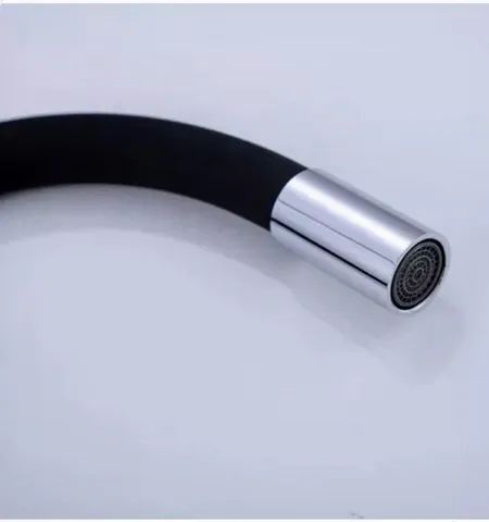 Torneira Cozinha de Parede<br><br>Flexível - Nova - Foto 5