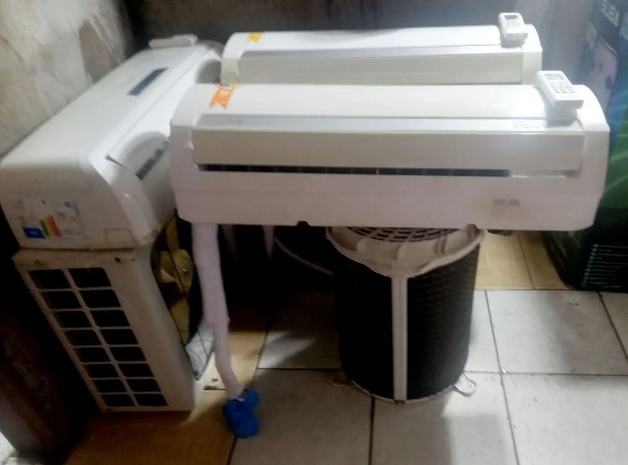 3-Splits de 12000 Btus, Semi-novas das Marcas, 2-Sriger e Midea e Electrolux da Eco-turbo 