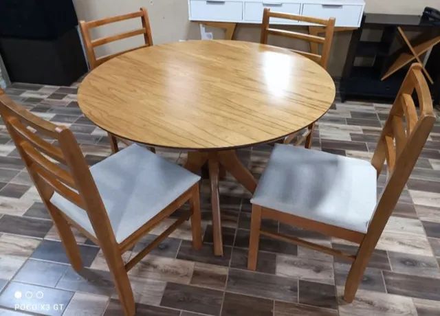 Conjunto de mesa Genebra 4 cadeiras madeira maciça 