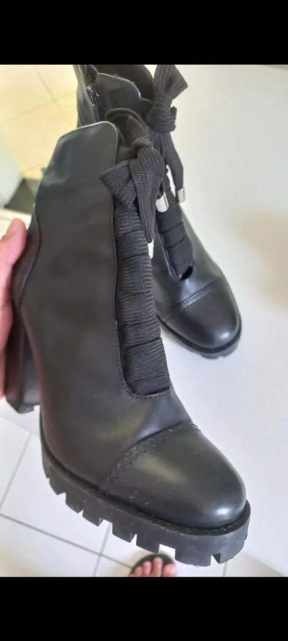 Botas pretas Arezzo
