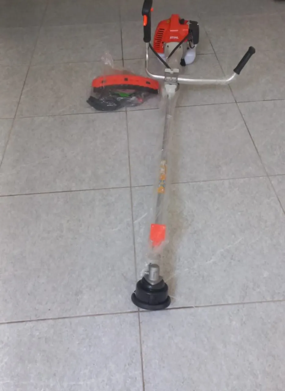 Roçadeira STIHL nova, potente e pronta para uso!
