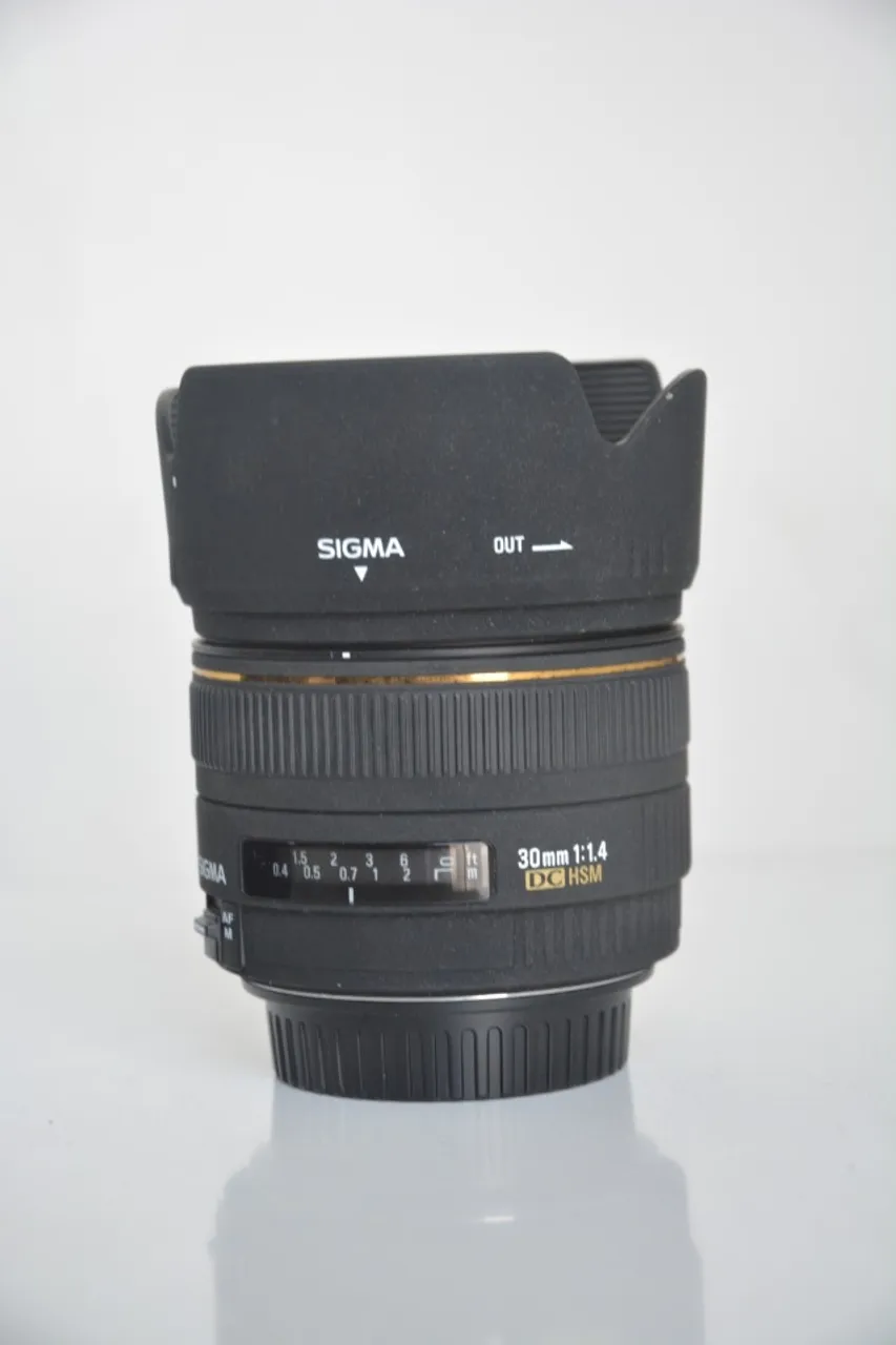Sigma Tools 30 mm F/16 F/1.4 Aps-c Hsm