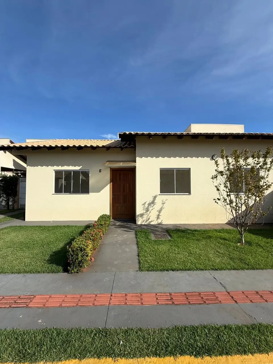 Térrea para aluguel tem 100 metros quadrados com 1 quarto em Jardim Montevidéu - Campo Gra