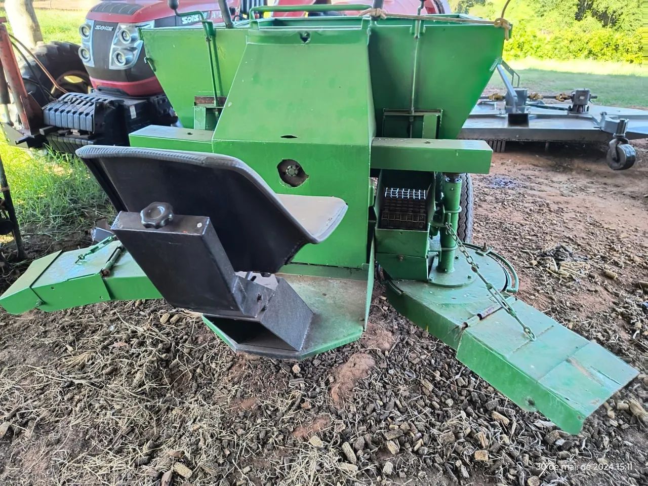 Vendo esparamadeira de adubo, calcário, esterco  - Foto 3