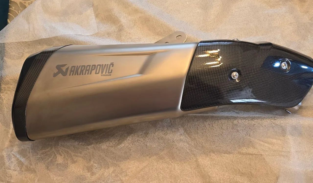 Ponteira Escapamento Akrapovic XR 1000 Bmw  - Foto 2