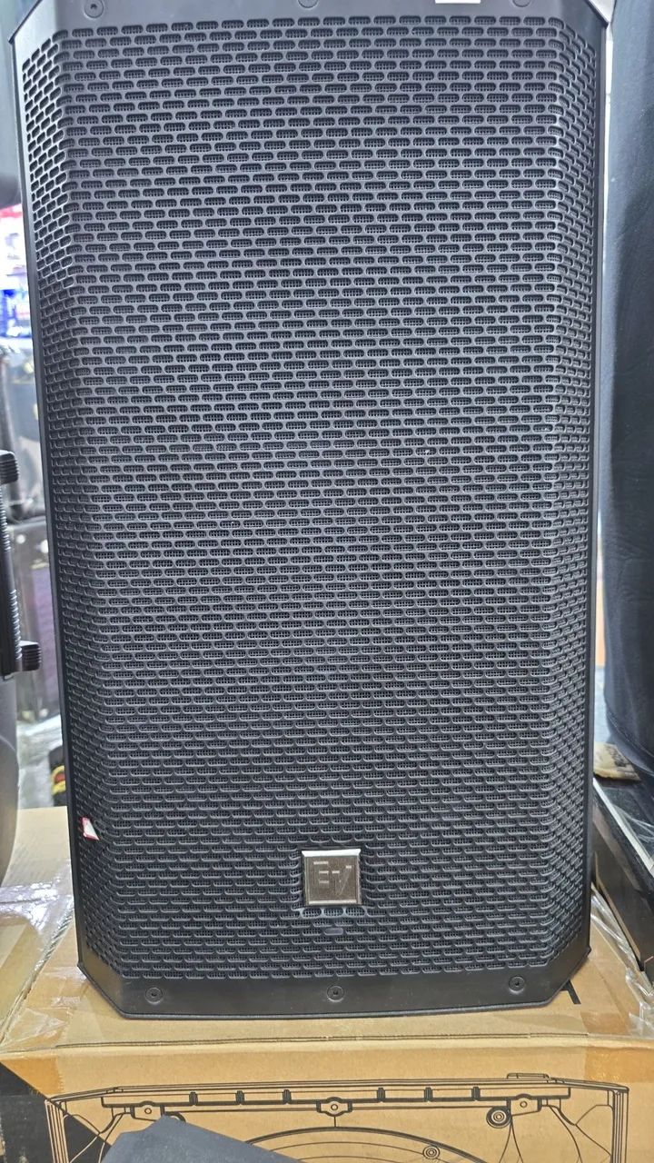 Caixa de Som EV (Electro-Voice) ZLX 15 G1 - Foto 3