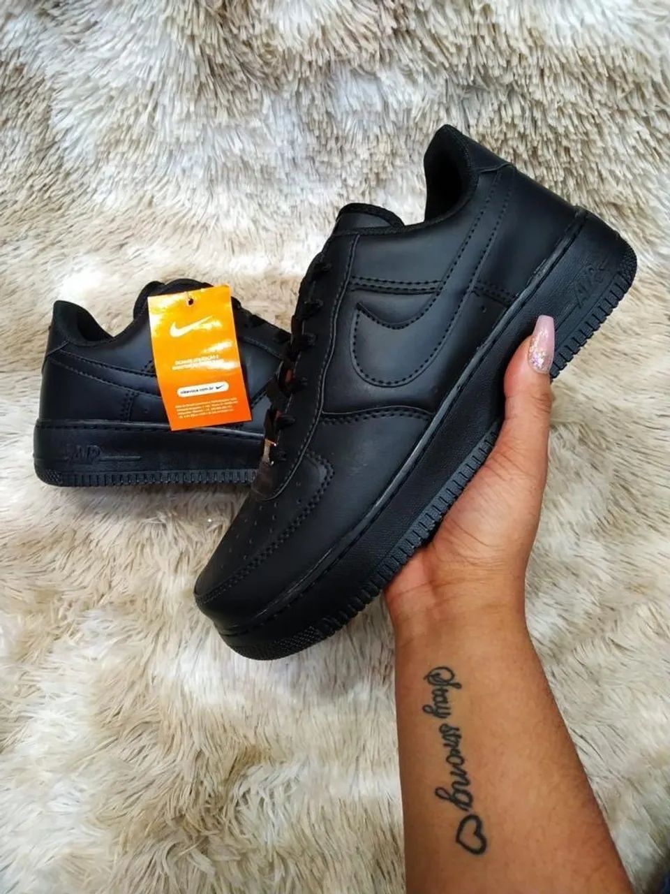 Tênis Branco com Detalhes em Cinza Entregamos  - Foto 4