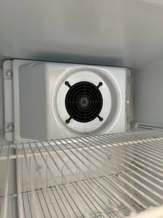 Geladeira Expositora de Bebidas - Semi Nova - Foto 3