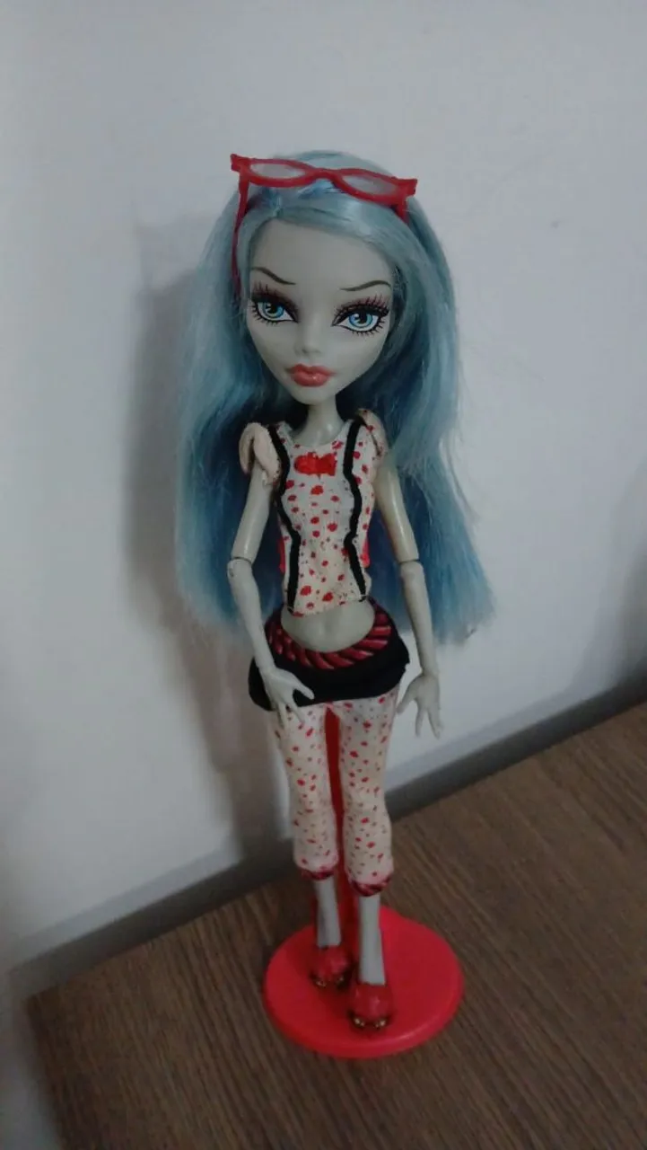 Boneca Monster High Ghoulia Dead Tired