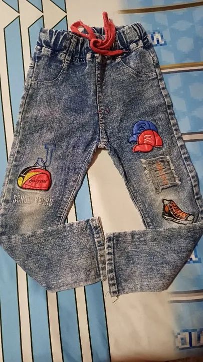 Calça Jeans Infantil com Patchs