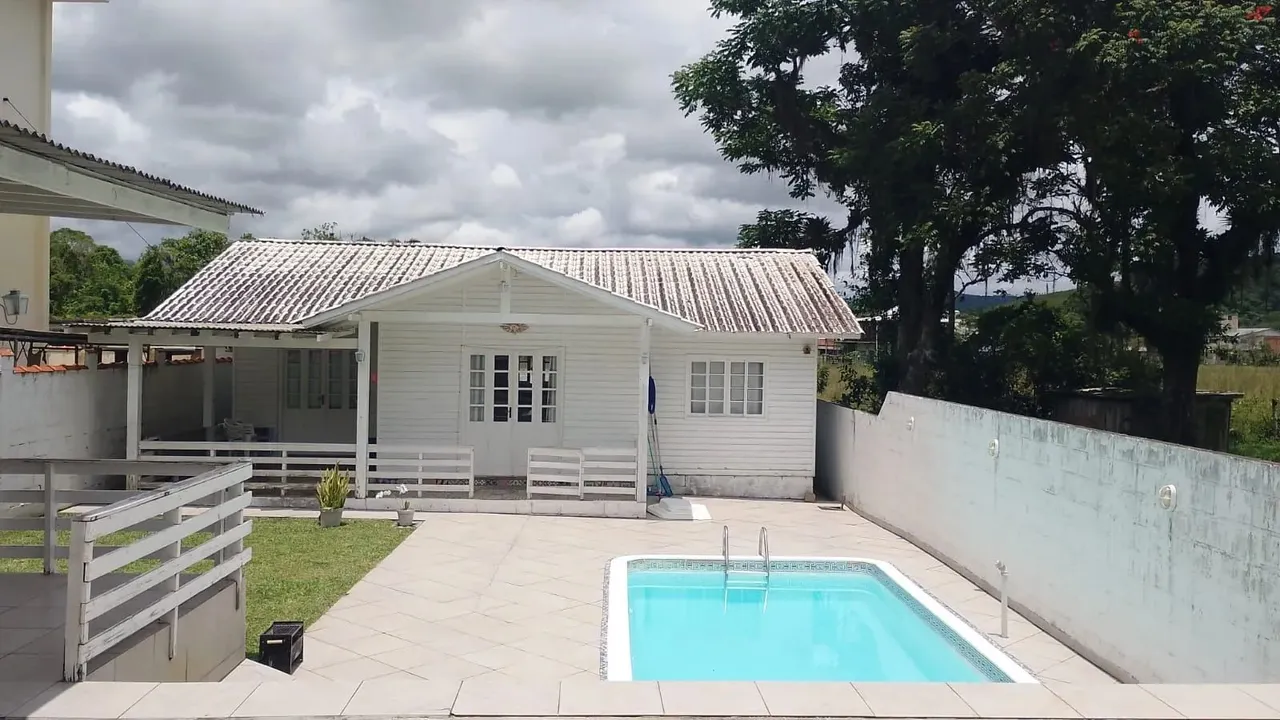 Vendo Casa com 3 quartos sendo 1 suíte - Santo Amaro da Imperatriz