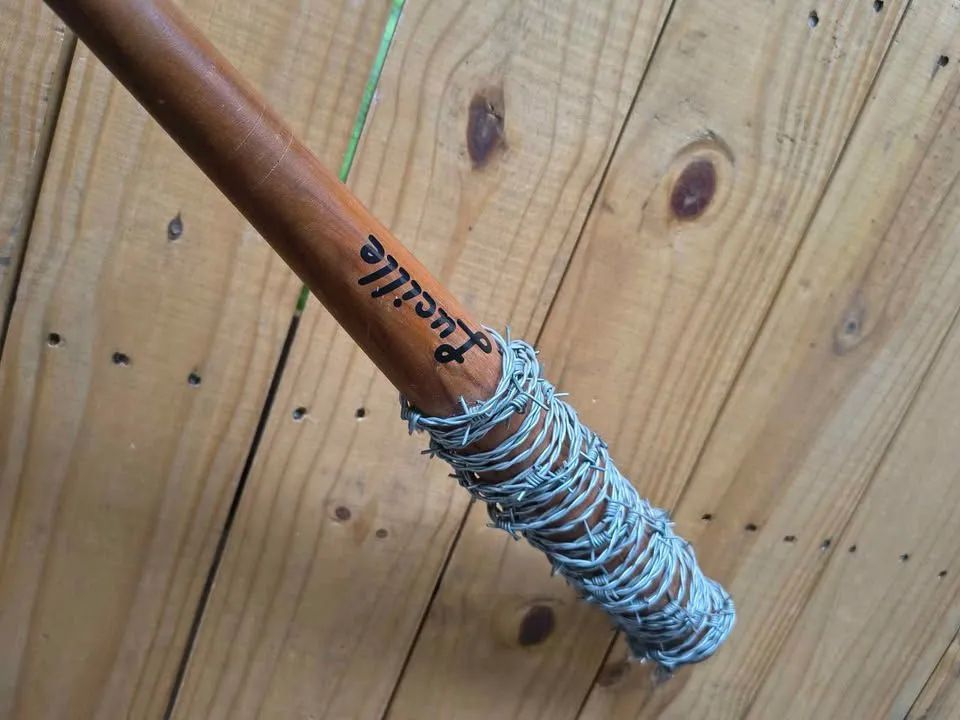 Bastão Decoração Para Amantes da Série walking dead - Foto 2